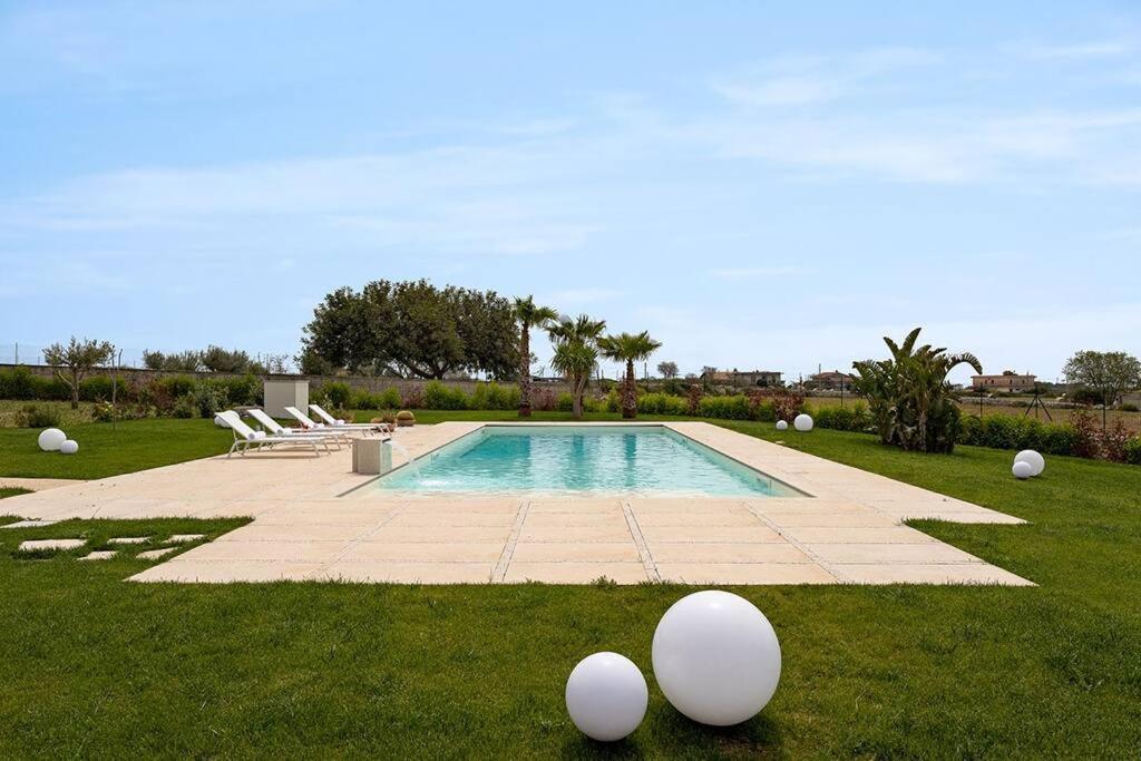 Villa Paradiso With Private Pool, Bbq Area, Huge Garden And Free Parking Modica Eksteriør billede